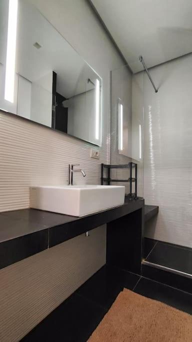 Cozy Apartment Near The Colosseum Roma Exterior foto